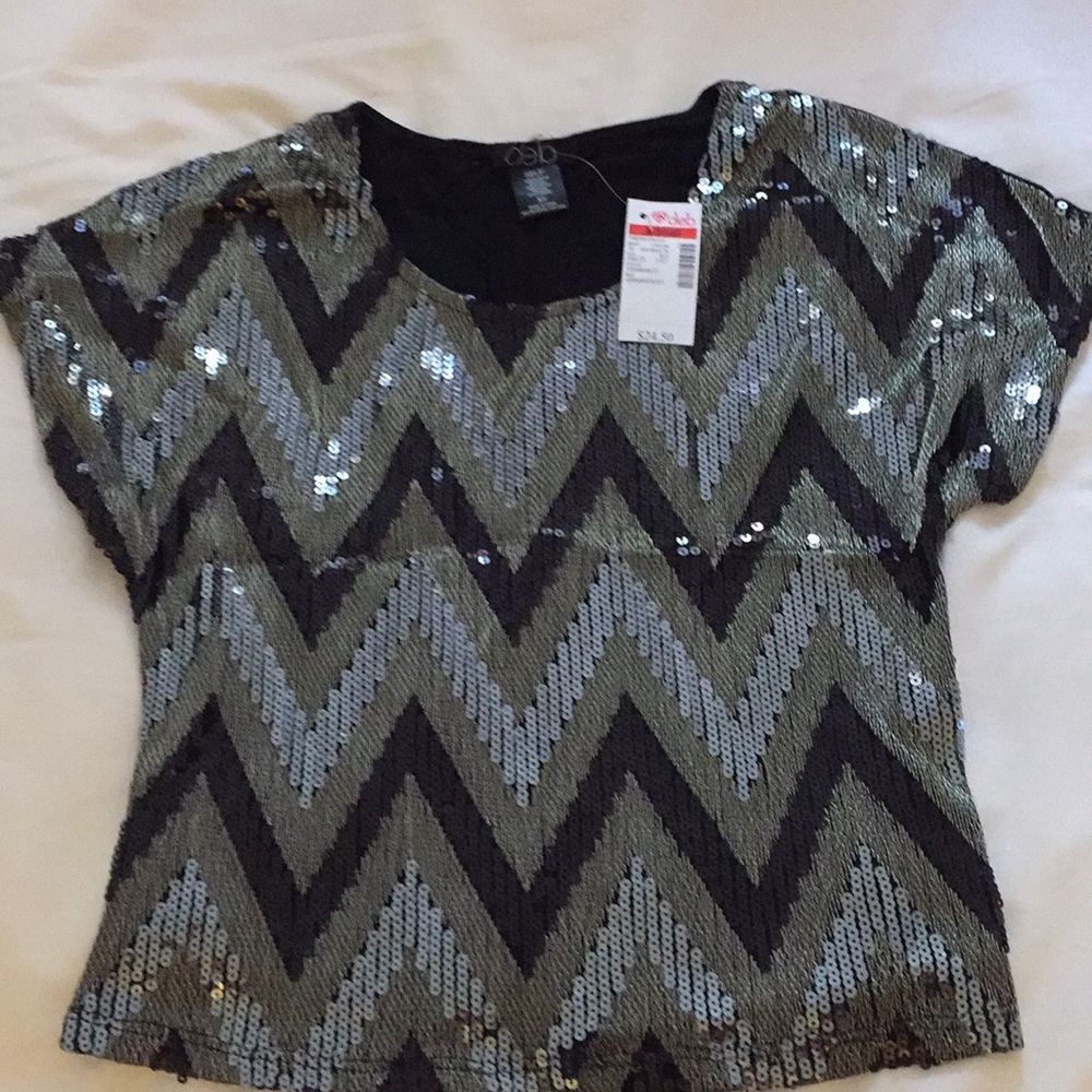 NWT Cute Sequined Top